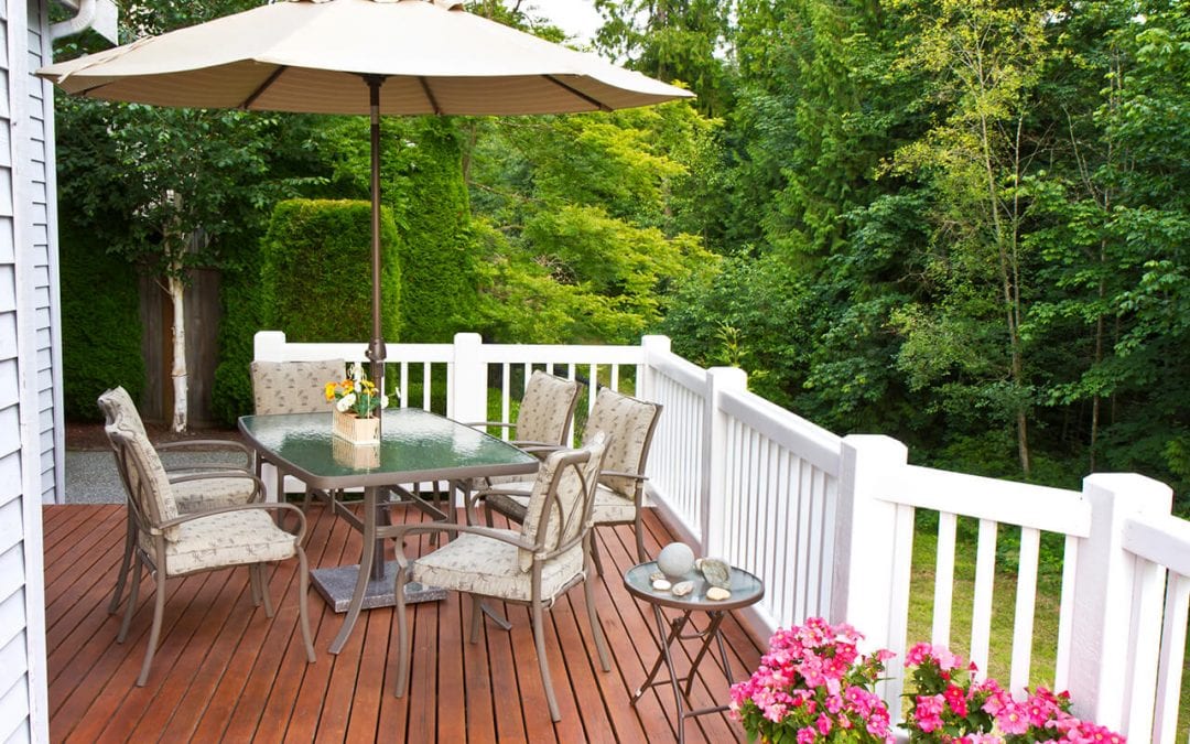Pros and Cons of 5 Types of Decking Materials
